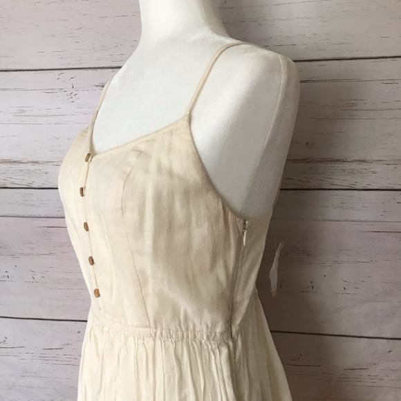 UO button romper, NWOT - Picture 4 of 10